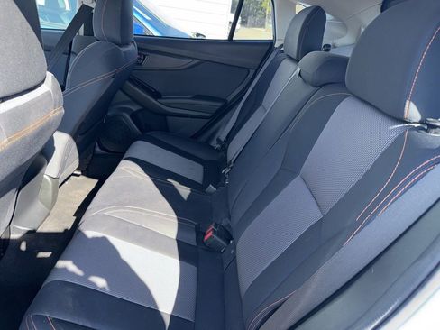 Used 2021 Subaru Crosstrek 2.0i Premium image 3