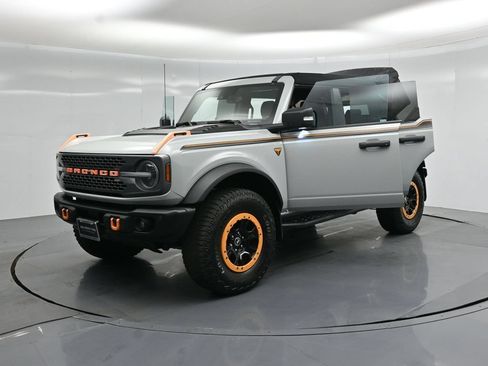 Used 2023 Ford Bronco Badlands w/ Sasquatch Package AWD/4WD image 30