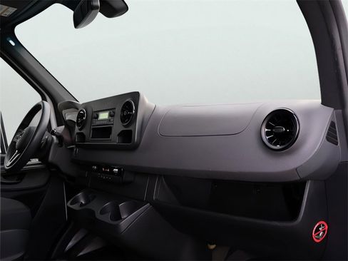 Used 2023 Mercedes-Benz Sprinter 144 Cargo image 9