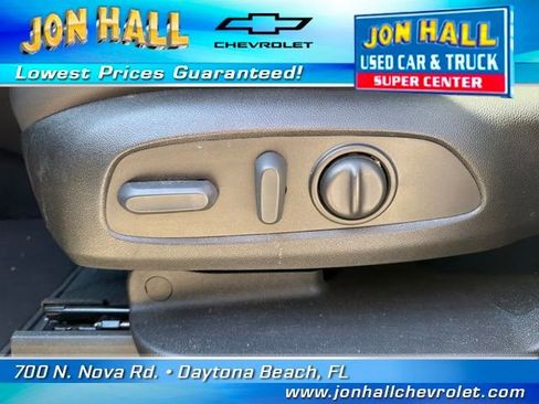 Certified 2023 Chevrolet Traverse LT image 21