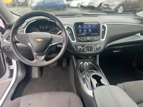 Used 2020 Chevrolet Malibu LT image 9
