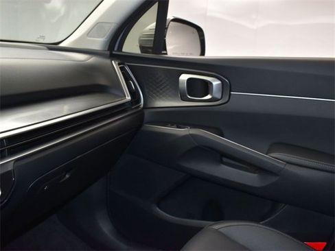 Certified 2025 Kia Sorento S w/ Panoramic Sunroof Package image 26