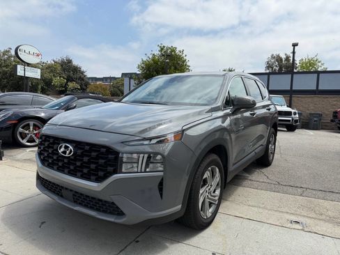 Used 2022 Hyundai Santa Fe SE image 5