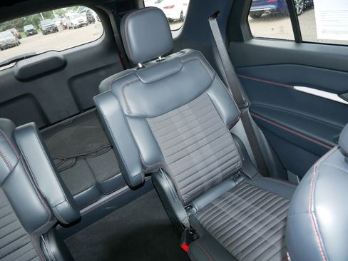 Used 2026 Ford Explorer ST-Line w/ ST-Line Street Pack AWD/4WD image 14