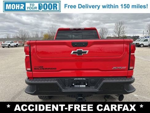 Used 2025 Chevrolet Silverado 2500 ZR2 w/ Technology Package image 6