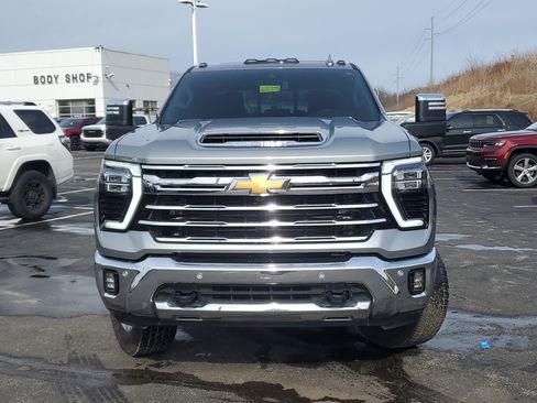 Used 2025 Chevrolet Silverado 2500 LTZ w/ LTZ Plus Package image 2