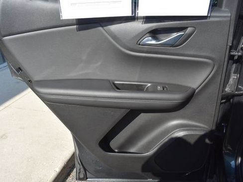 Used 2020 Chevrolet Blazer LT FWD image 32