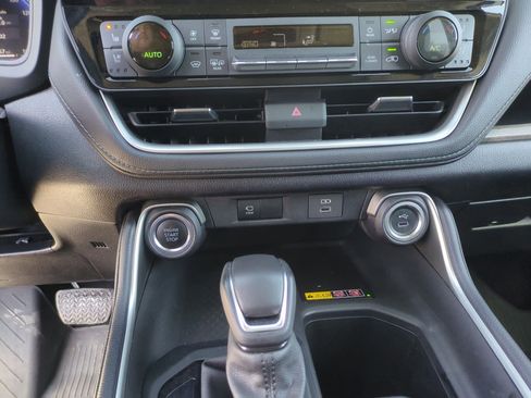 Used 2024 Toyota Grand Highlander Limited image 14