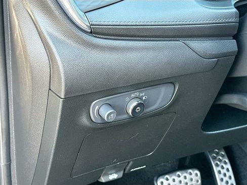 Used 2024 Buick Encore GX Sport Touring image 10