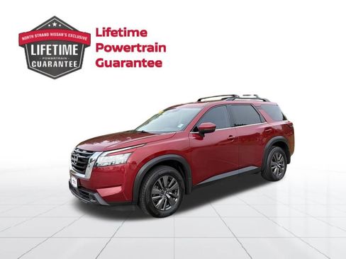 Certified 2022 Nissan Pathfinder SV FWD image 1