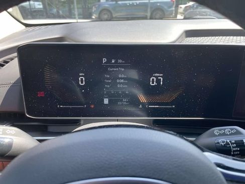 Certified 2025 Kia Carnival EX FWD image 25