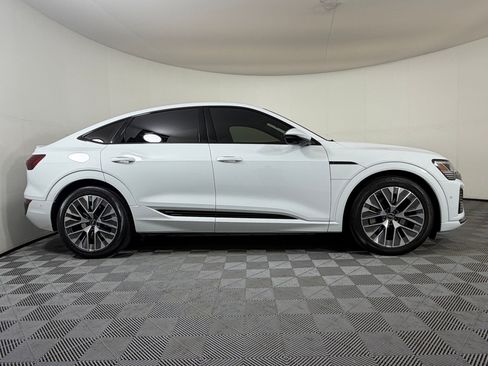 Used 2024 Audi Q8 e-tron Prestige AWD/4WD image 8