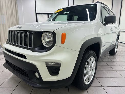 Used 2023 Jeep Renegade Latitude w/ Premium Group image 11