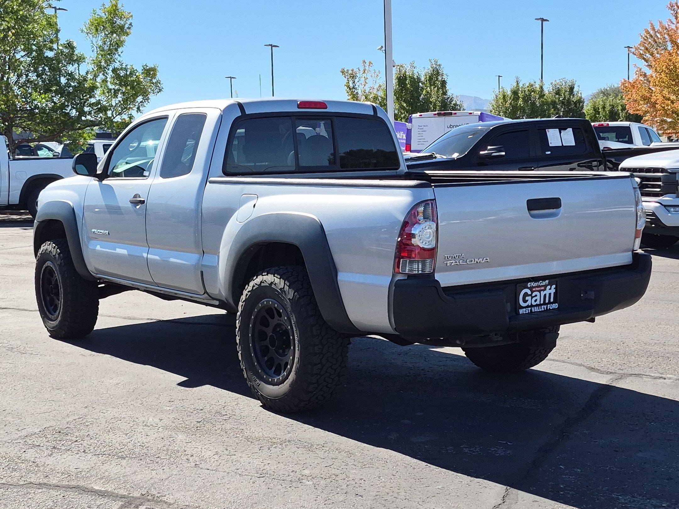 Used 2011 Toyota Tacoma 4x4 Access Cab w/ Convenience Pkg image 11