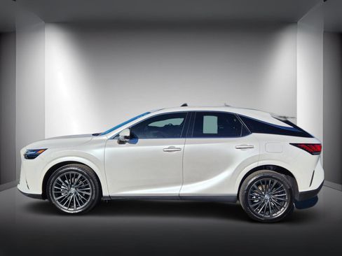 Used 2025 Lexus RX 350 Premium image 2