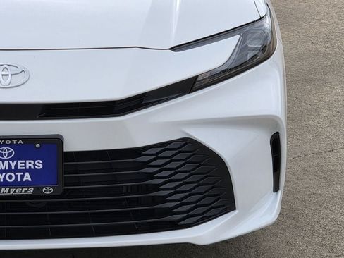 Used 2026 Toyota Camry LE FWD image 4