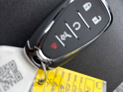 Used 2020 Chevrolet Equinox LT image 19