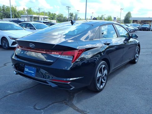 Used 2023 Hyundai Elantra Limited w/ Cargo Package FWD image 6