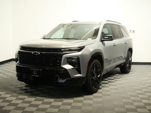 Used 2024 Chevrolet Traverse RS w/ LPO, Floor Liner Package AWD/4WD image 3