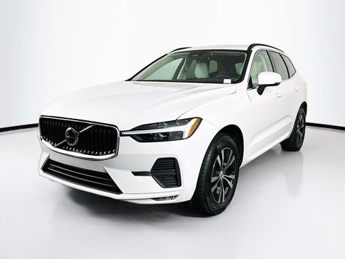 Used 2023 Volvo XC60 B5 Core FWD image 3