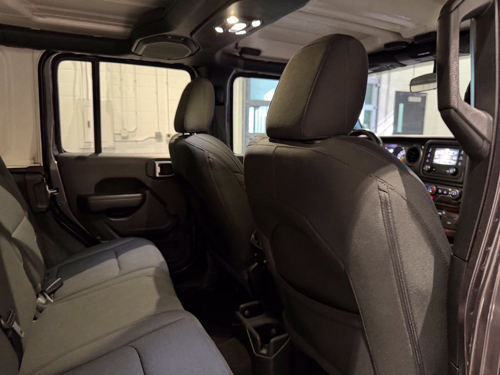 Used 2021 Jeep Wrangler Unlimited Sport AWD/4WD image 32