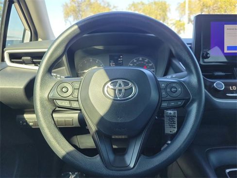 Used 2025 Toyota Corolla LE image 13
