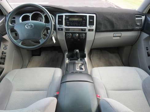 Used 2005 Toyota 4Runner SR5 image 9