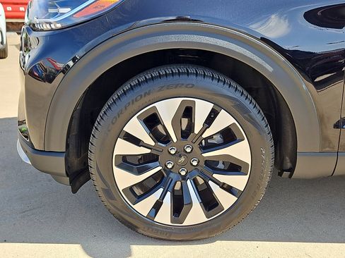 Used 2025 Ford Explorer Platinum w/ LUX Leather Package image 5