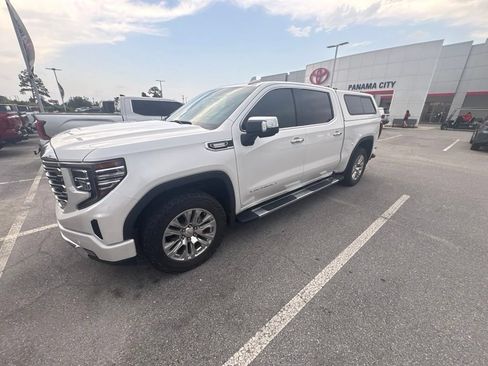 Used 2024 GMC Sierra 1500 Denali w/ Technology Package AWD/4WD image 8