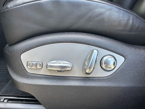 Certified 2023 Porsche Macan AWD/4WD image 21