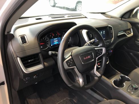Used 2024 GMC Terrain SLE w/ Driver Convenience Package image 19