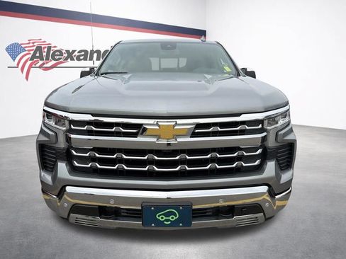 Used 2023 Chevrolet Silverado 1500 LTZ w/ LTZ Premium Package AWD/4WD image 2