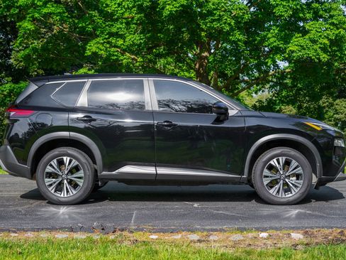 Used 2022 Nissan Rogue SV FWD image 4