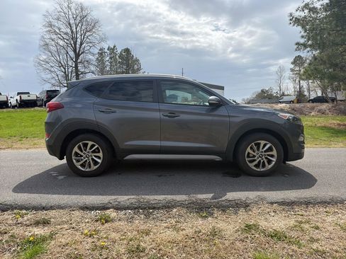 Used 2017 Hyundai Tucson SE Plus image 4