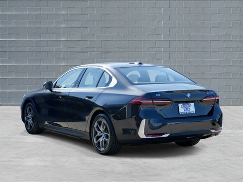 Used 2025 BMW i5 eDrive40i image 4