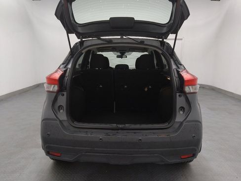 Used 2020 Nissan Kicks S image 29