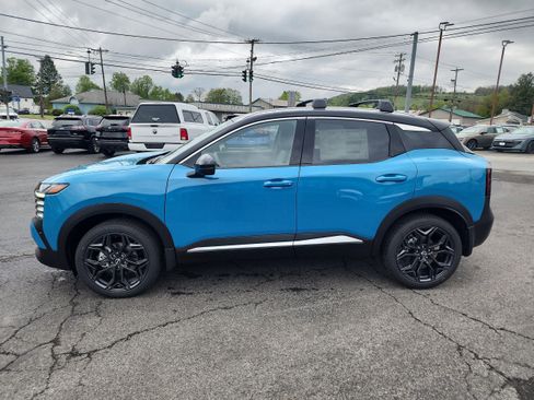 New 2026 Nissan Kicks SR w/ Cold Weather Package AWD/4WD image 5