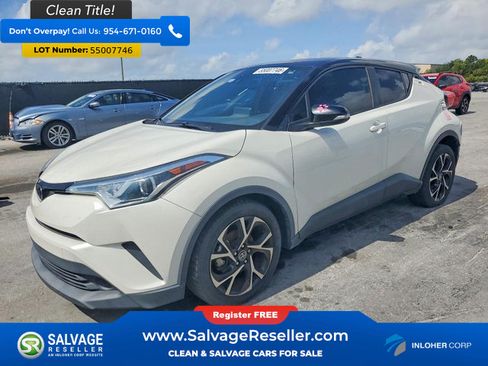 Used 2019 Toyota C-HR XLE FWD image 1