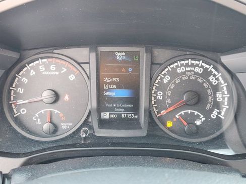 Used 2018 Toyota Tacoma SR w/ SR Convenience Package RWD image 11