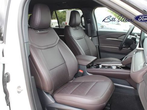 New 2026 Ford Explorer Platinum RWD image 7