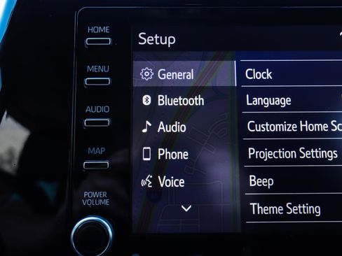 Used 2021 Toyota Highlander XLE image 11