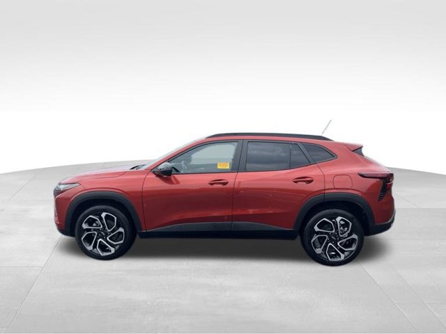Certified 2024 Chevrolet Trax RS w/ Driver Confidence Package FWD image 2