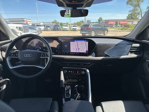 Used 2025 Audi Q5 Premium Plus w/ Premium Plus AWD/4WD image 14
