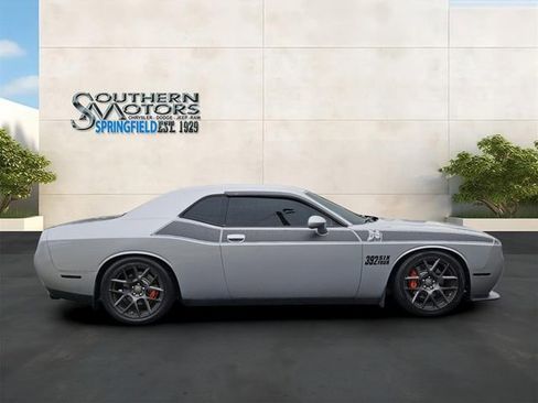 Used 2016 Dodge Challenger R/T Scat Pack RWD image 6