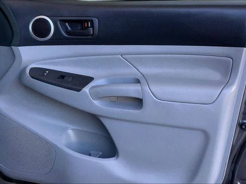 Used 2012 Toyota Tacoma PreRunner w/ SR5 Pkg image 21