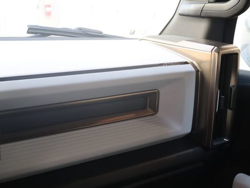 Used 2025 GMC Hummer EV 3X AWD/4WD image 30