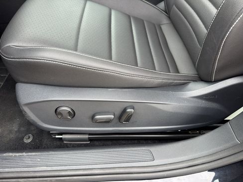 Used 2024 Volkswagen Jetta SE image 15