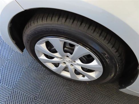 Used 2024 Toyota Corolla LE image 6