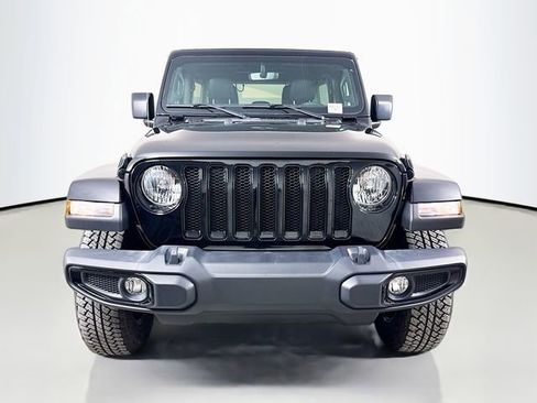 Used 2023 Jeep Wrangler Altitude image 2