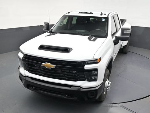 Used 2026 Chevrolet Silverado 3500 W/T AWD/4WD image 18